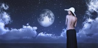 luna plina albastra in varsator august 2021
